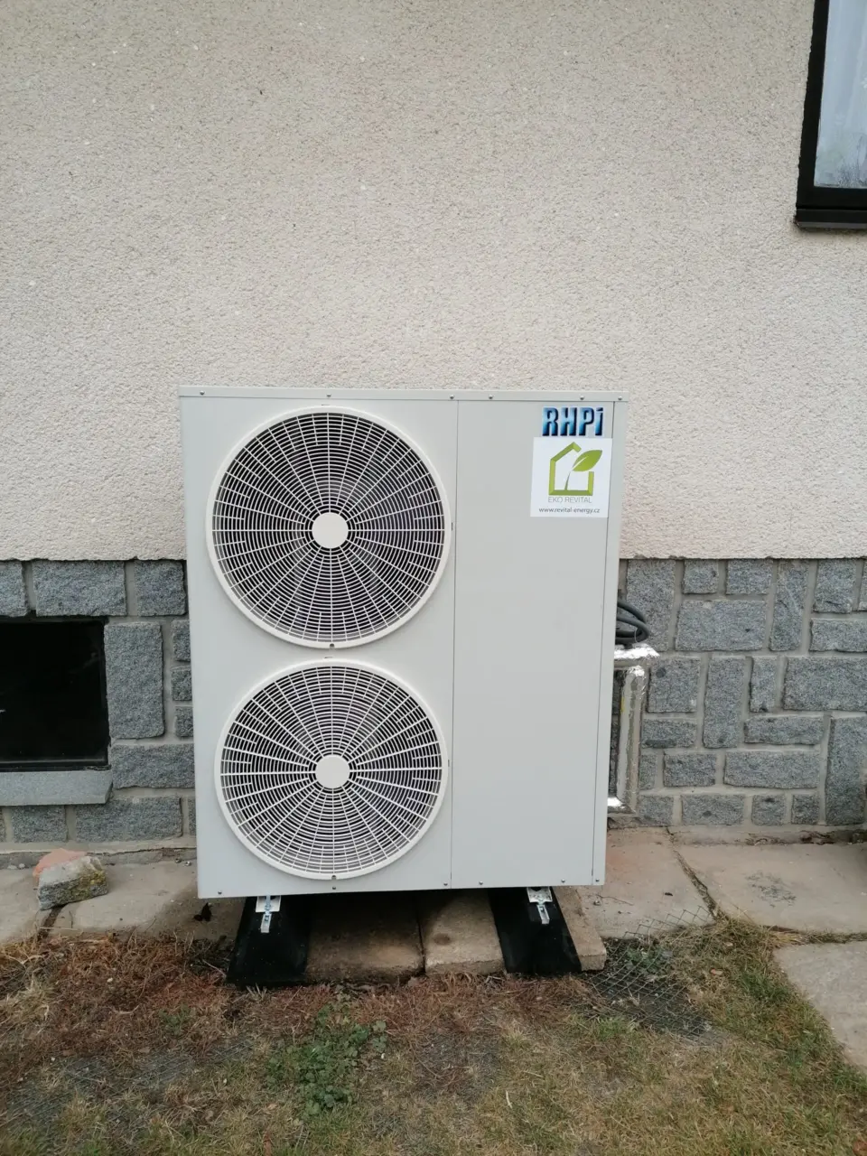 FVE 5 kW a tepelné čerpadlo RHPi 16,5 kW, Příbram – fotografie 3