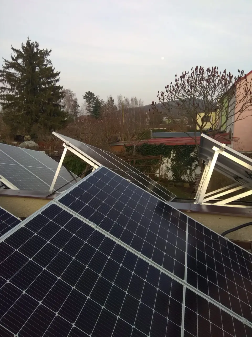 FVE 8,1 kWp na hliníkových trianglech, Česká Lípa – fotografie 3