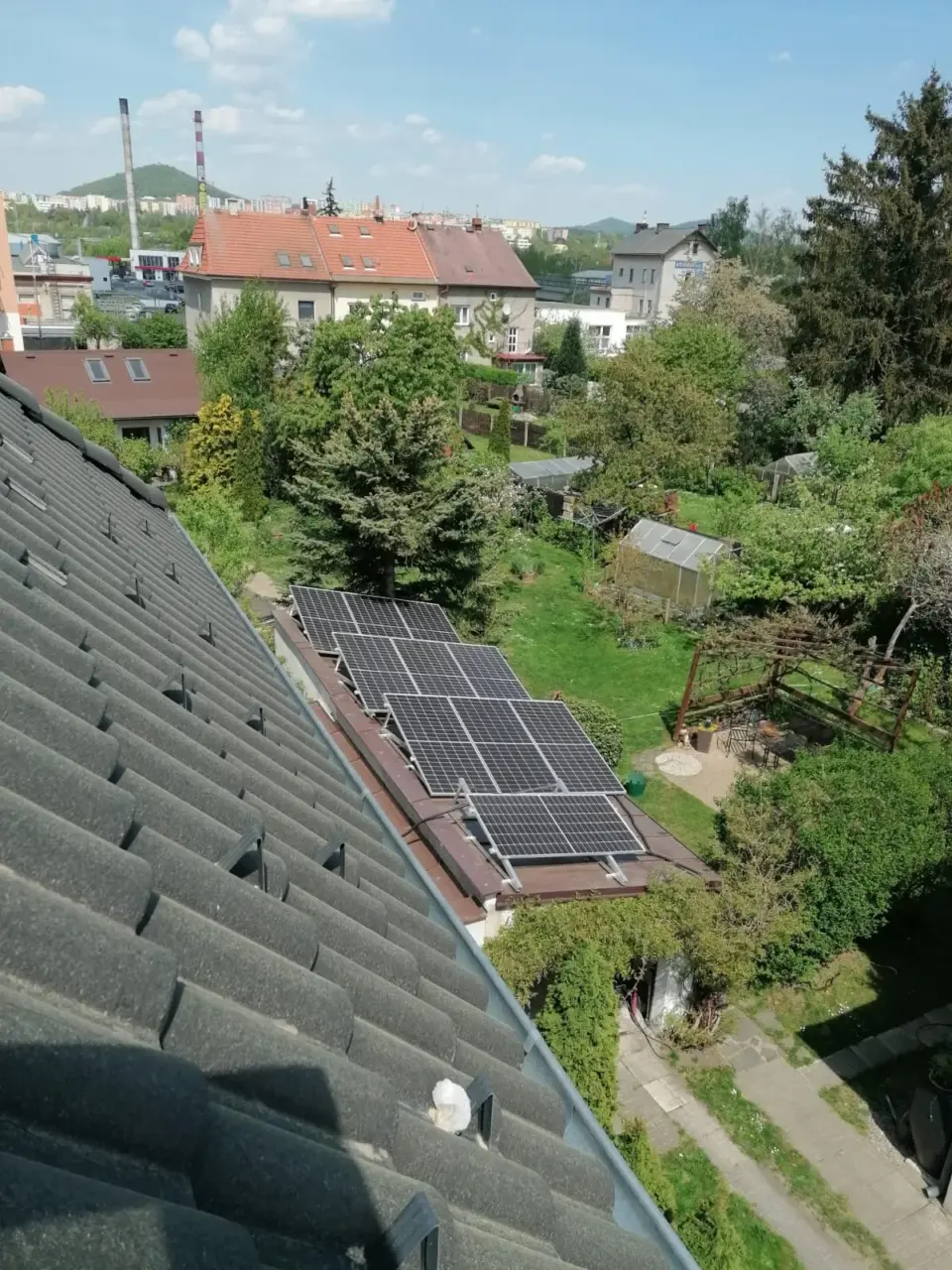 FVE 10 kWp s EPS boxem v prvorepublikové zástavbě, Česká Lípa – fotografie 2