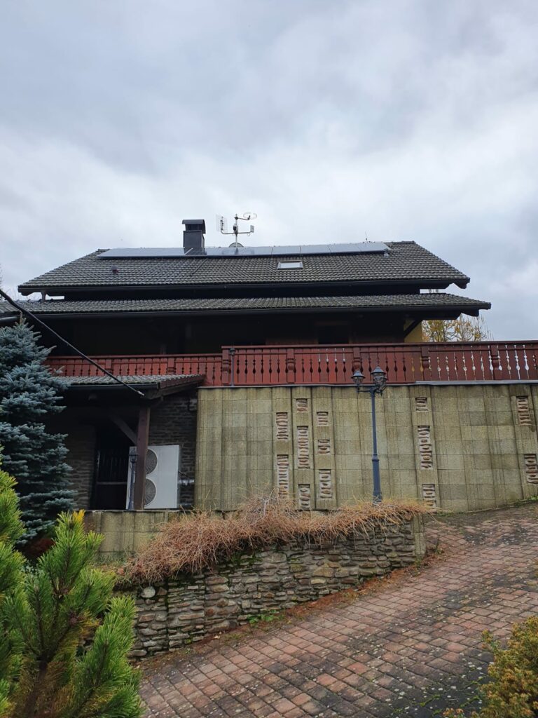 10 Kwp, 22 ks PV panel 450w, 2x T 58,11,6kwh, Šumava