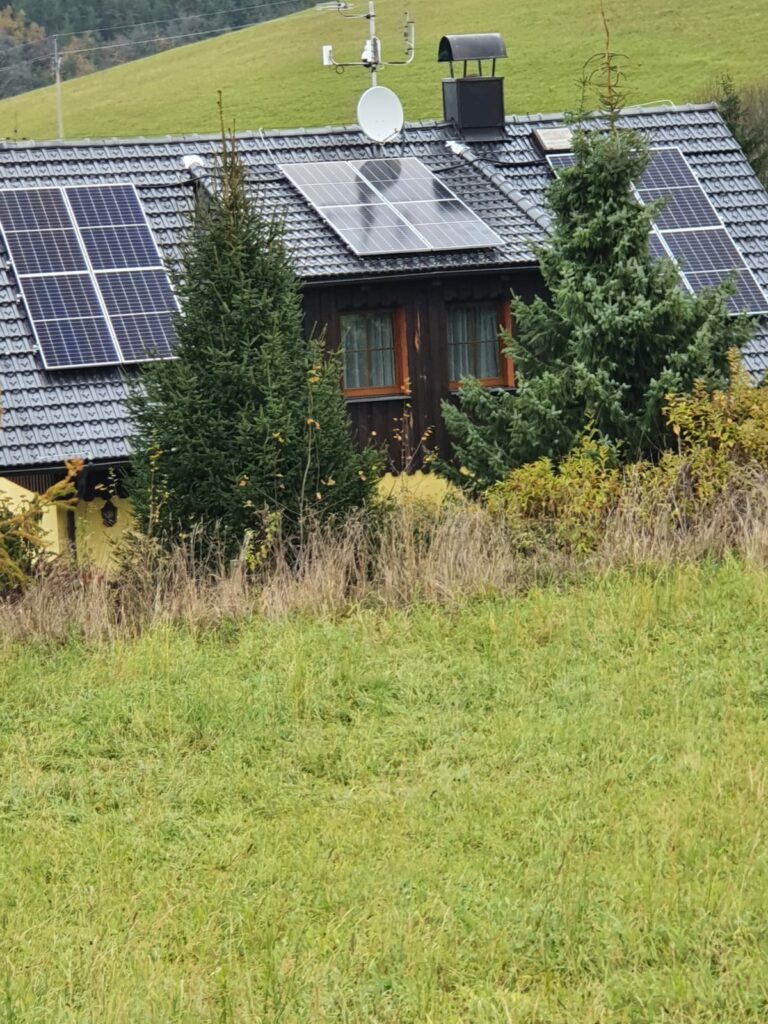 10 Kwp, 22 ks PV panel 450w, 2x T 58,11,6kwh, Šumava