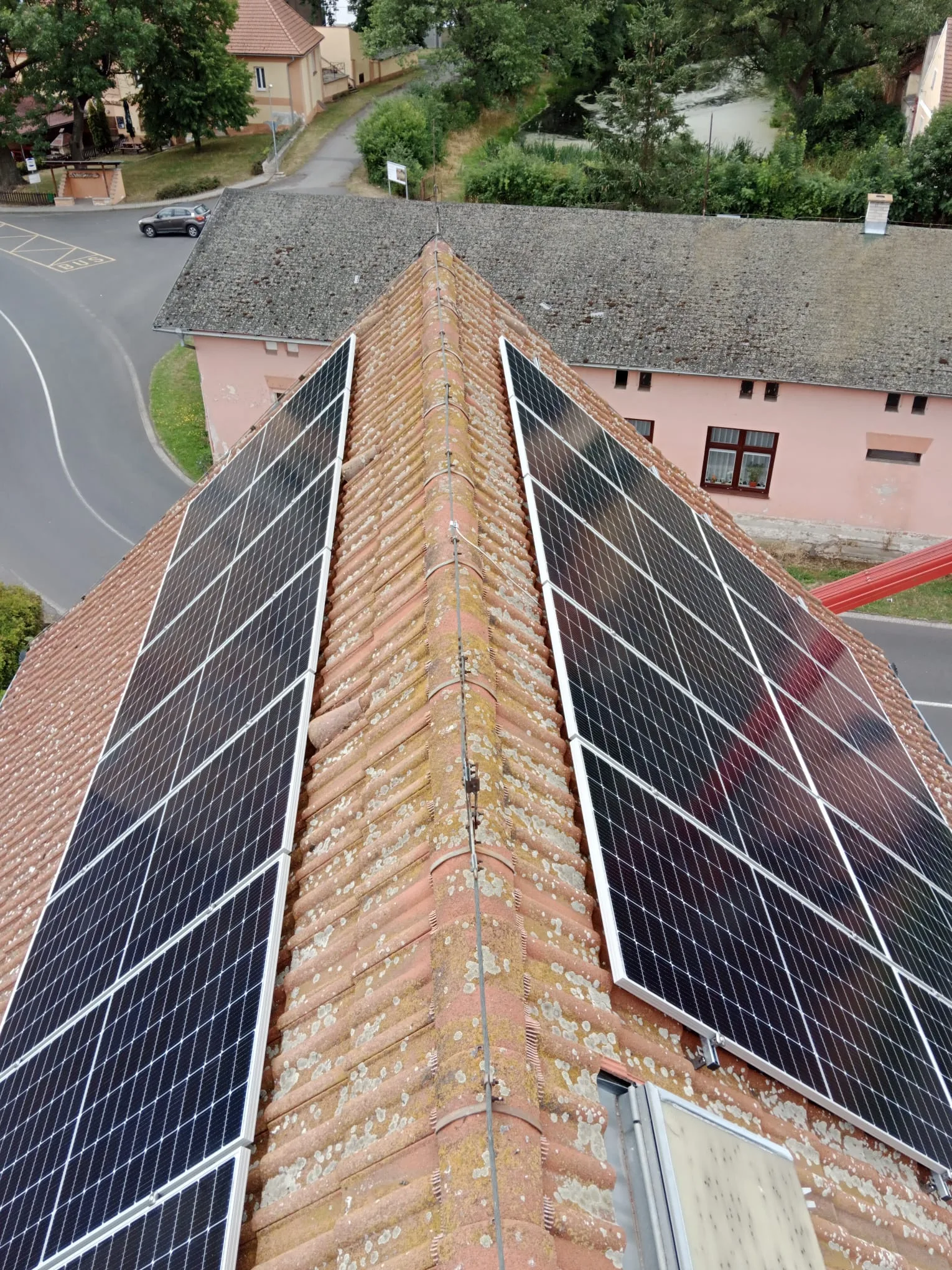 FVE 8,1 kWp s přestavbou rozvaděče na hospodářském stavení, Pětipsy – fotografie 1