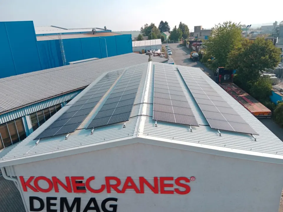 FVE 30 kWp se dvěma střídači 15 kW a rekonstrukcí střechy, Slaný – fotografie 2